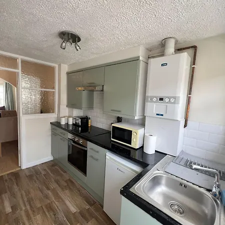 Holiday home Free Parking 3-bedroom House Near Town *