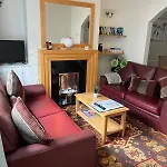 Free Parking 3-bedroom House Near Town * York