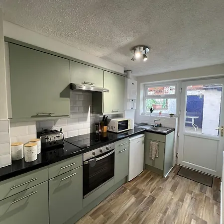 Free Parking 3-bedroom House Near Town Nyaraló York